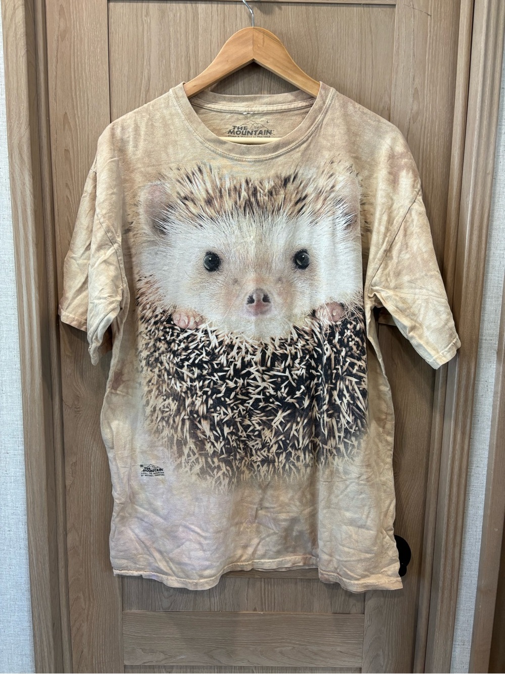 The Mountain T Shirt Size L Hedgehog Animal